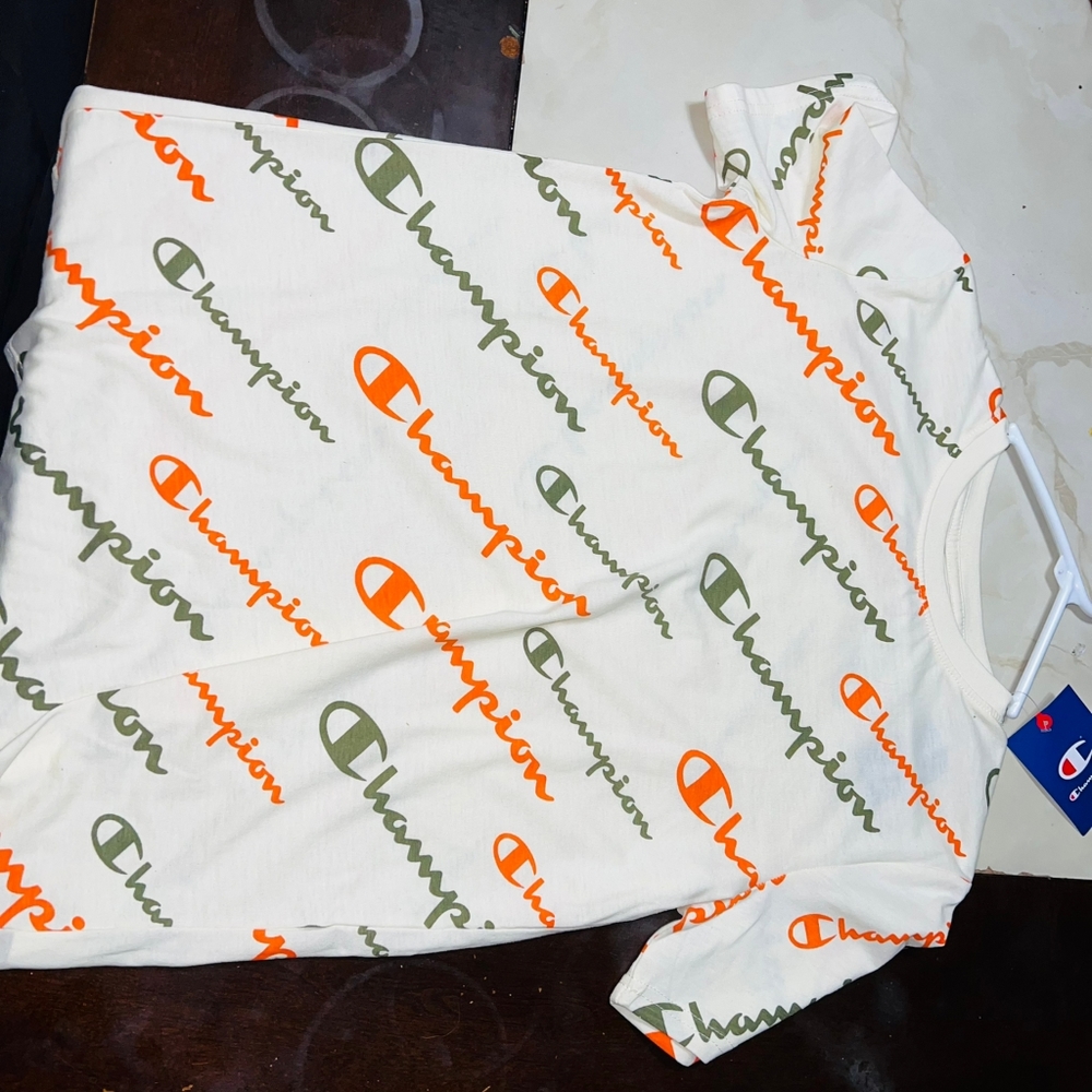 Champion shirt size xl